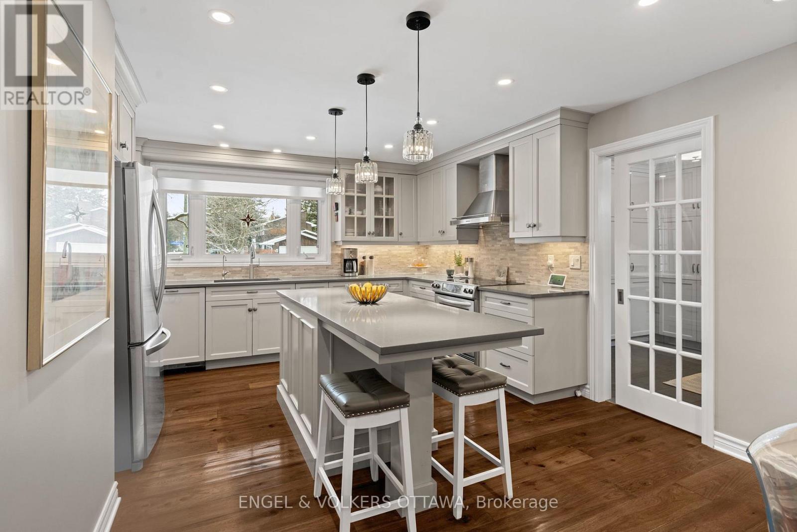3 HAZELWOOD WAY - 9