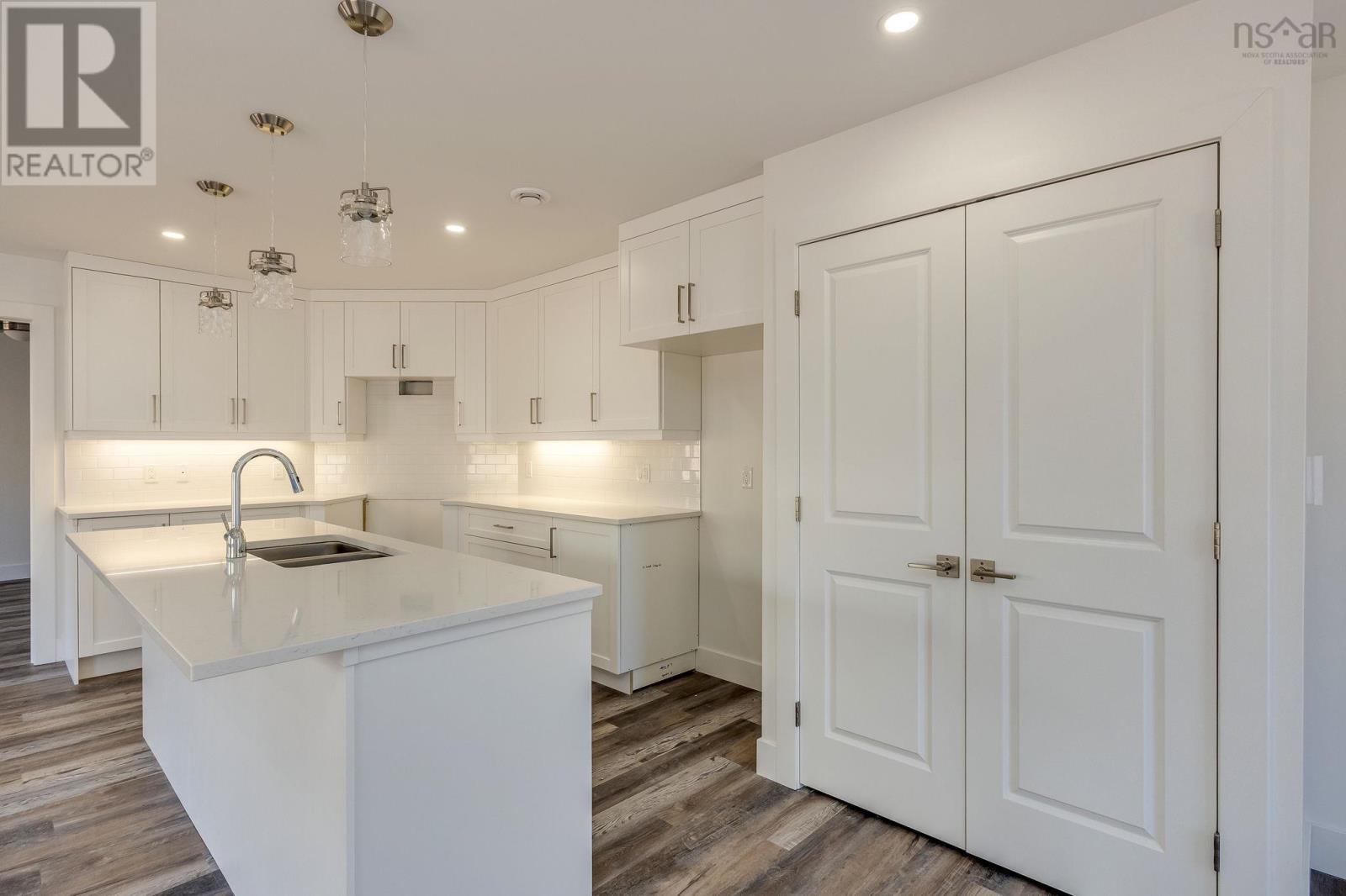 38 LEASIDE COURT - 25