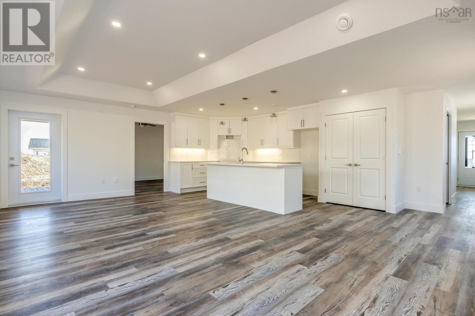 Property 19 of 48 of 38 Leaside Court