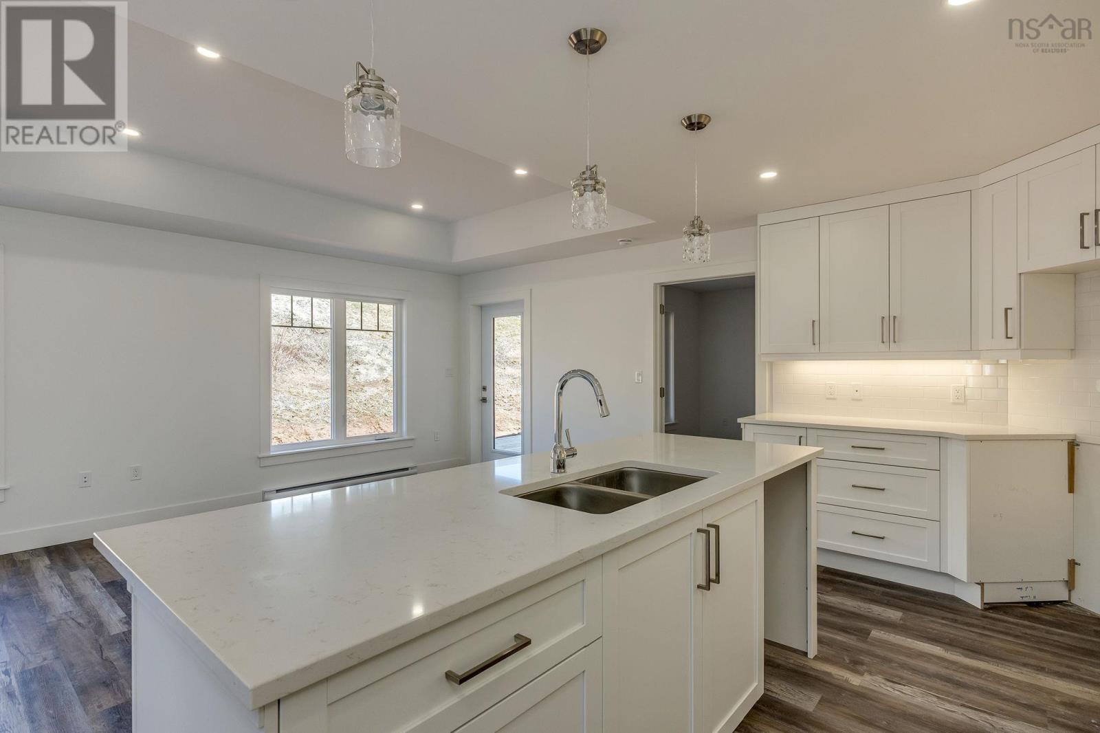 Property 24 of 48 of 38 Leaside Court