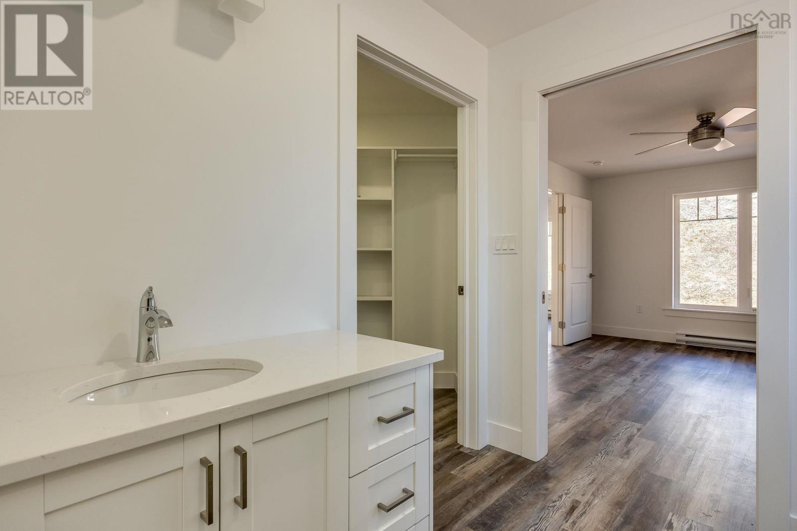 38 LEASIDE COURT - 33
