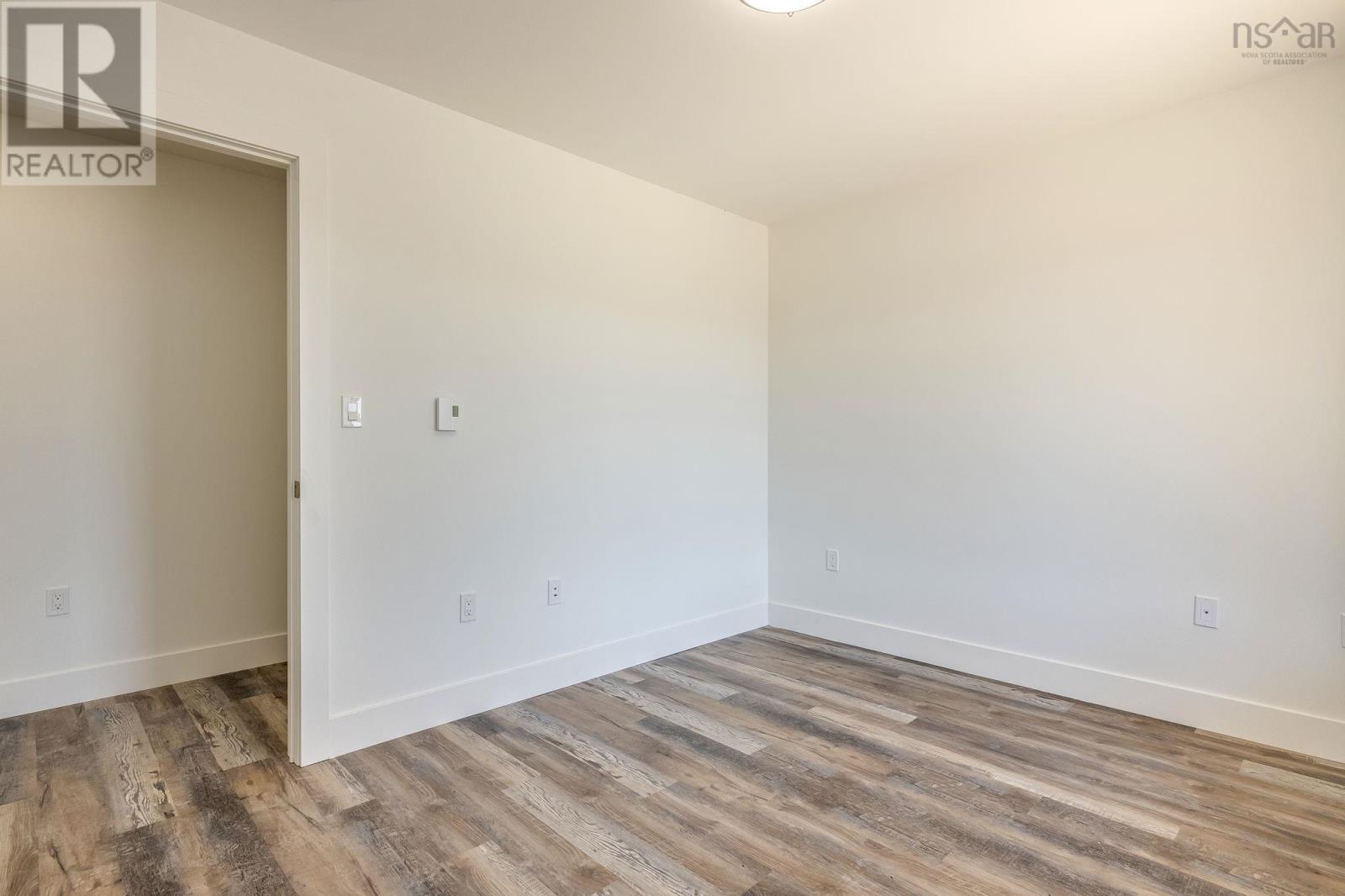 Property 36 of 48 of 38 Leaside Court