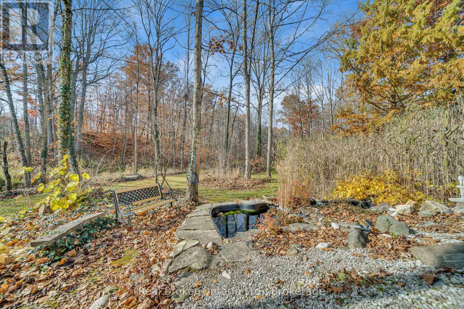 4766 HYNDMAN DRIVE — photo 38