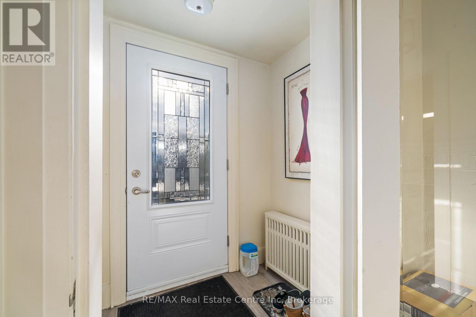 24 LINDSAY STREET - 6