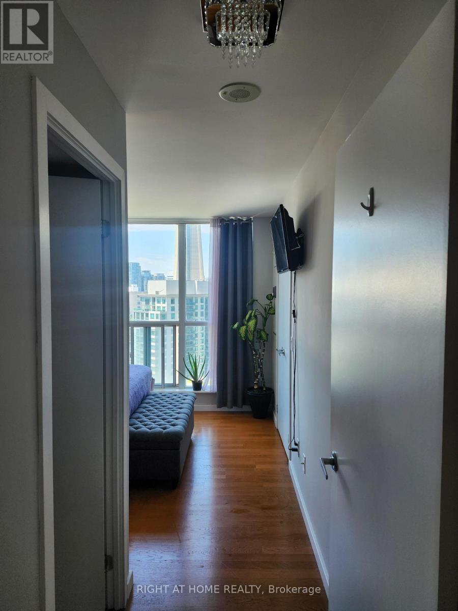 #1912 8 YORK STREET - 16