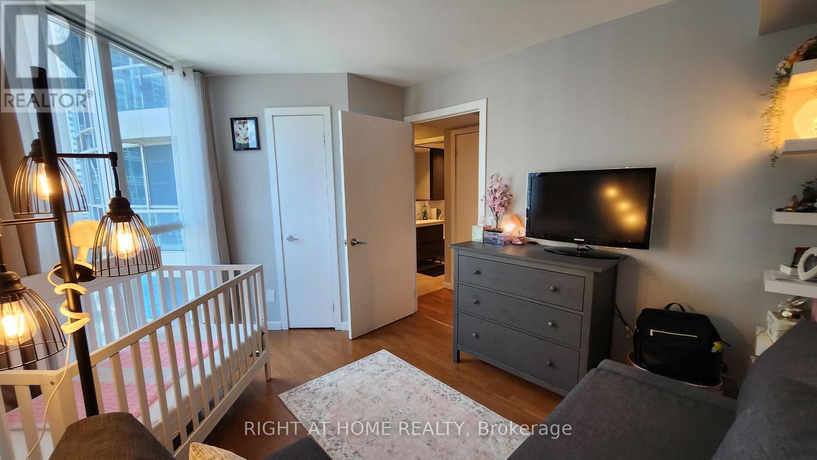 #1912 8 YORK STREET - 19