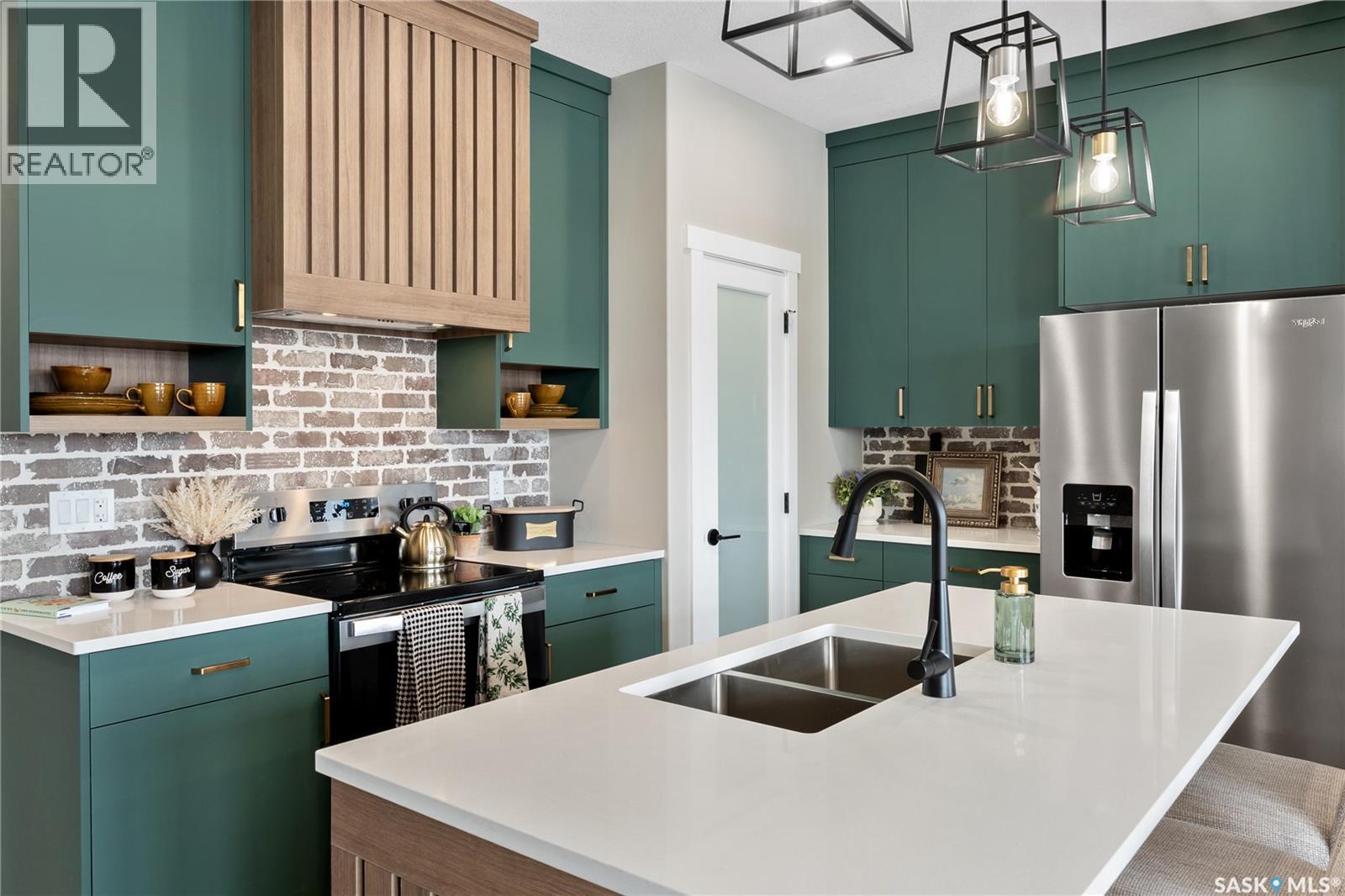 418 KINLOCH CRESCENT - 8