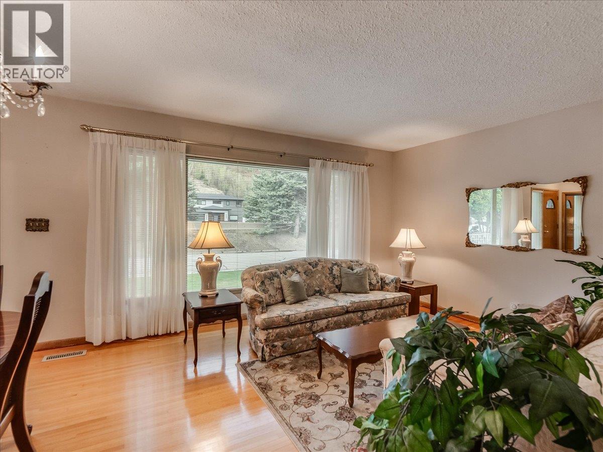 3410 CARNATION DRIVE - 6