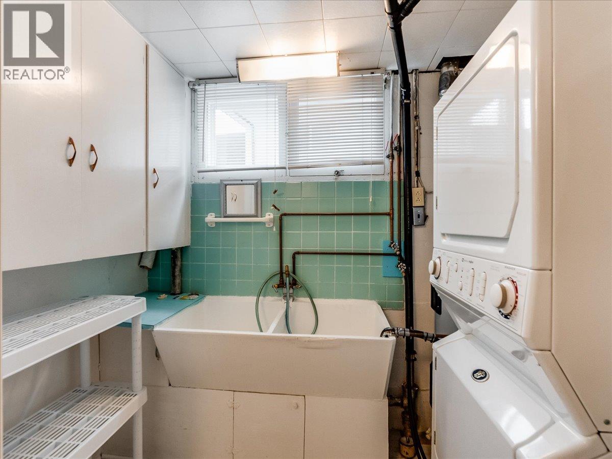 3410 CARNATION DRIVE - 32