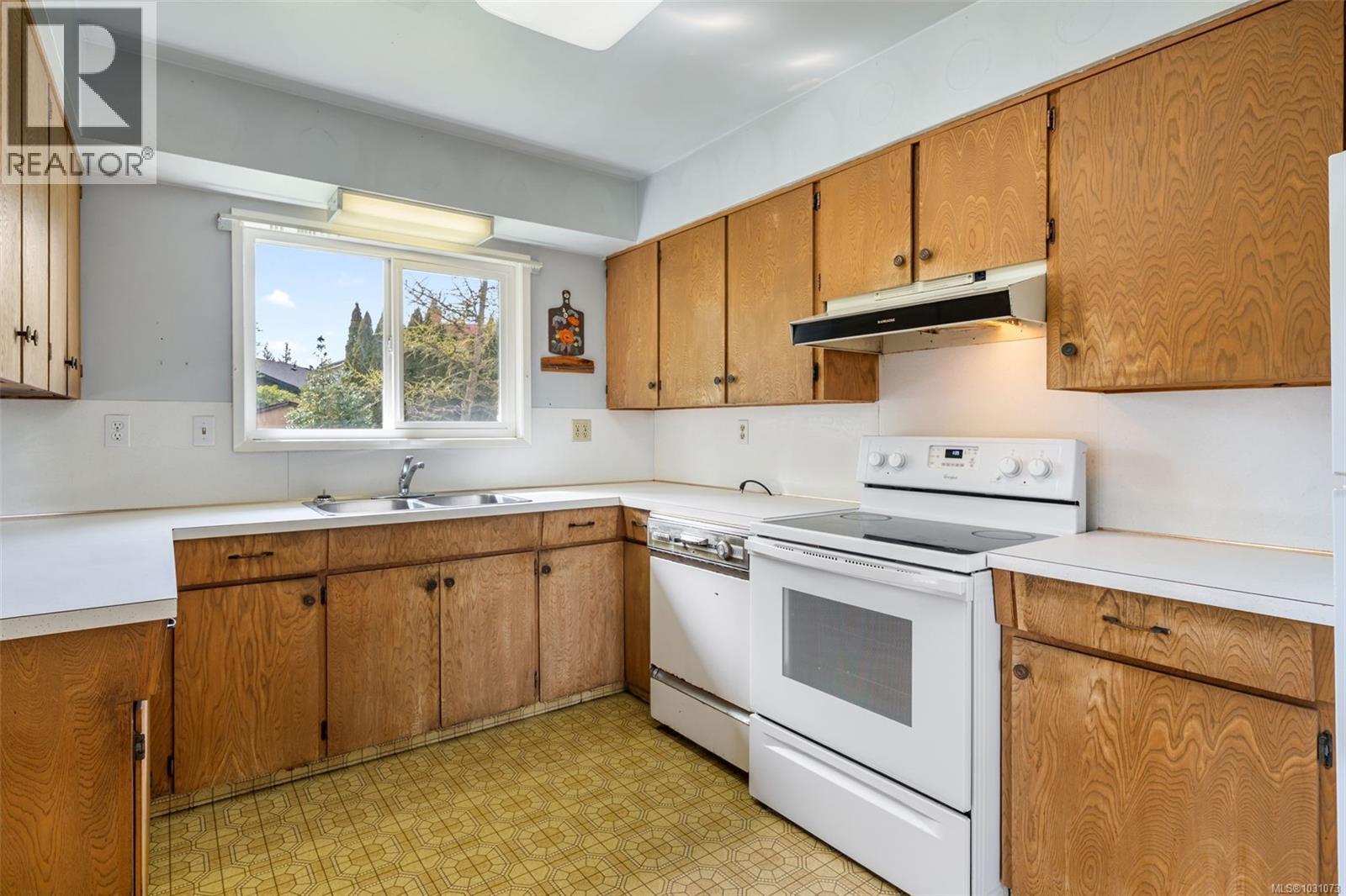 2133 PANAVIEW HTS - 12