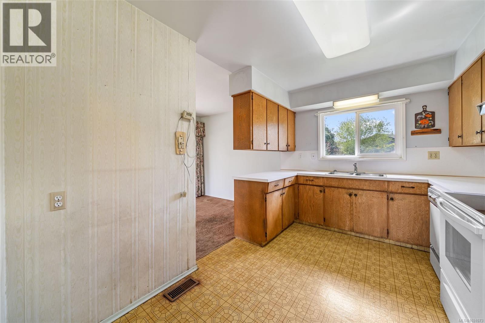 2133 PANAVIEW HTS - 13