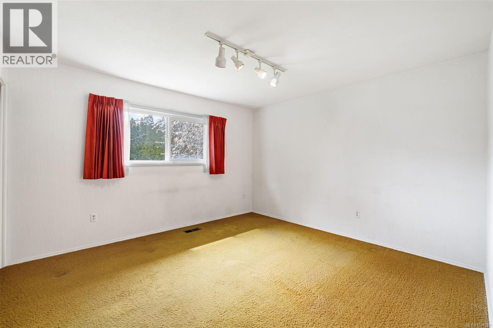 2133 PANAVIEW HTS - 17