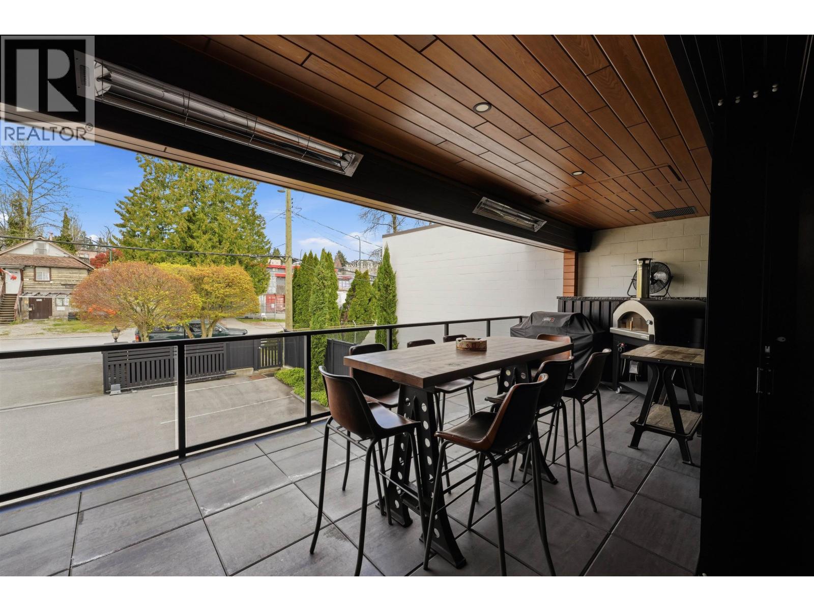 935 SHERWOOD AVENUE — photo 21