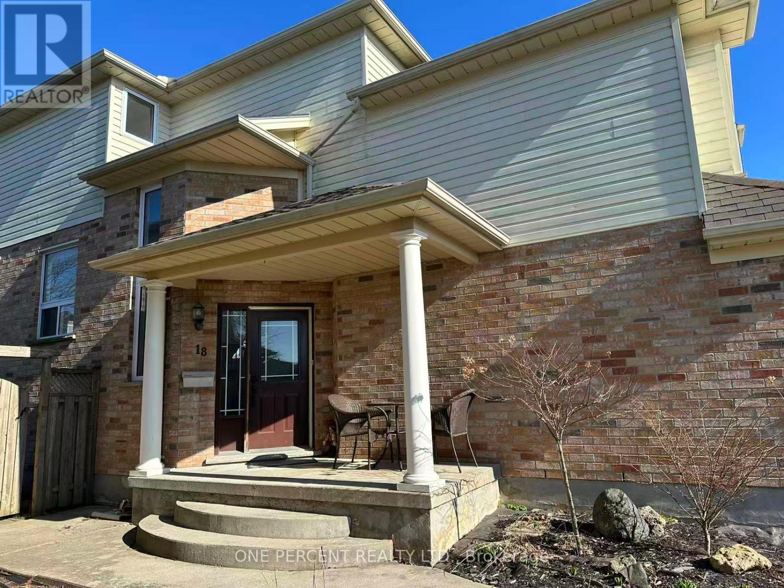18 BELLROCK CRESCENT - 2