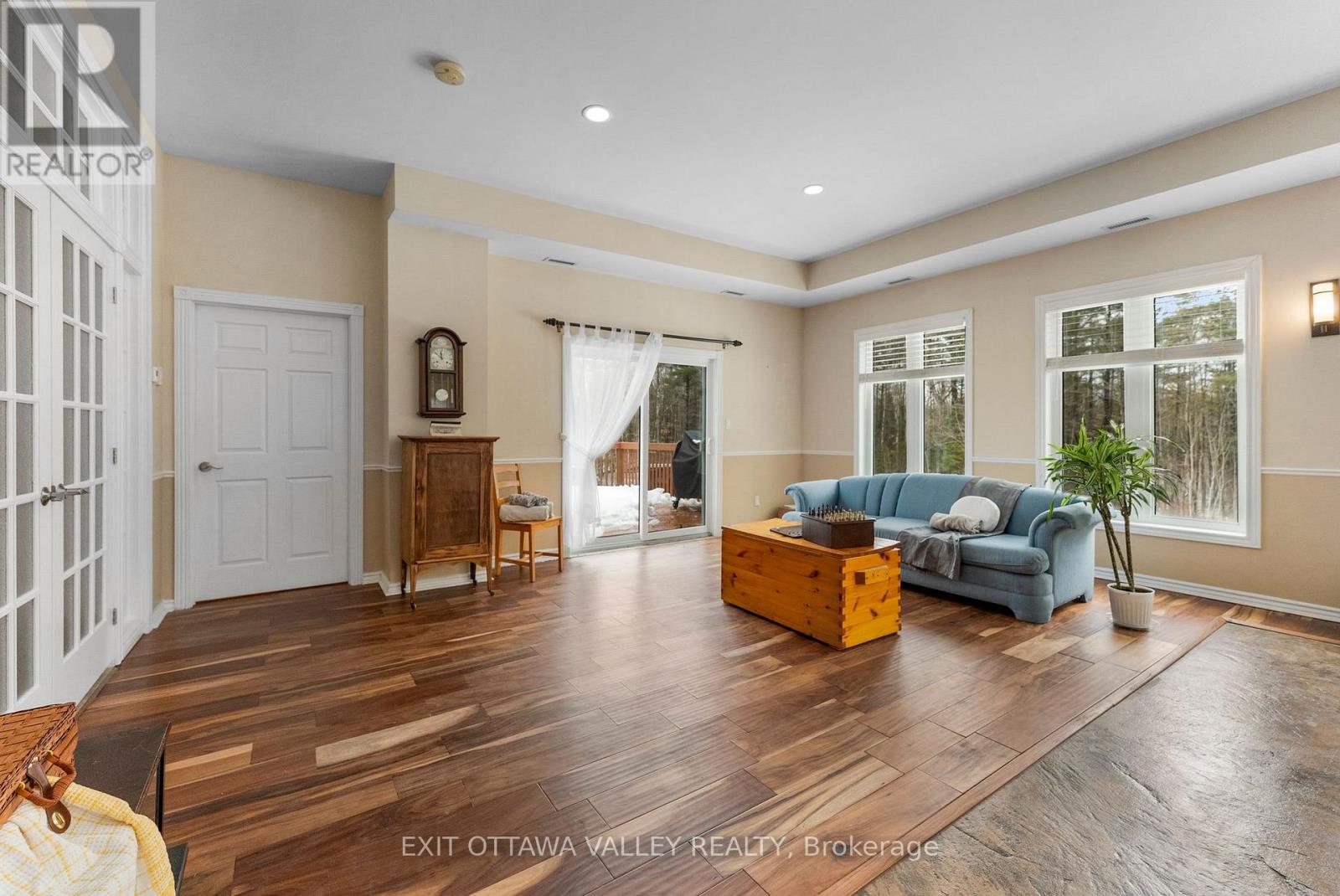 740 WALFORD ROAD - 17