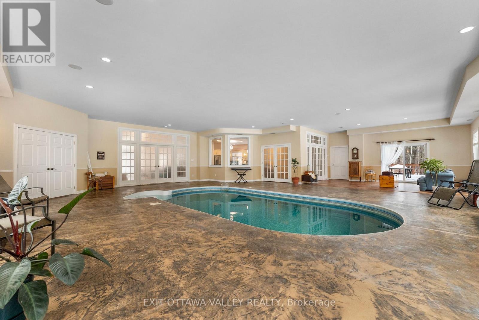 740 WALFORD ROAD — photo 21