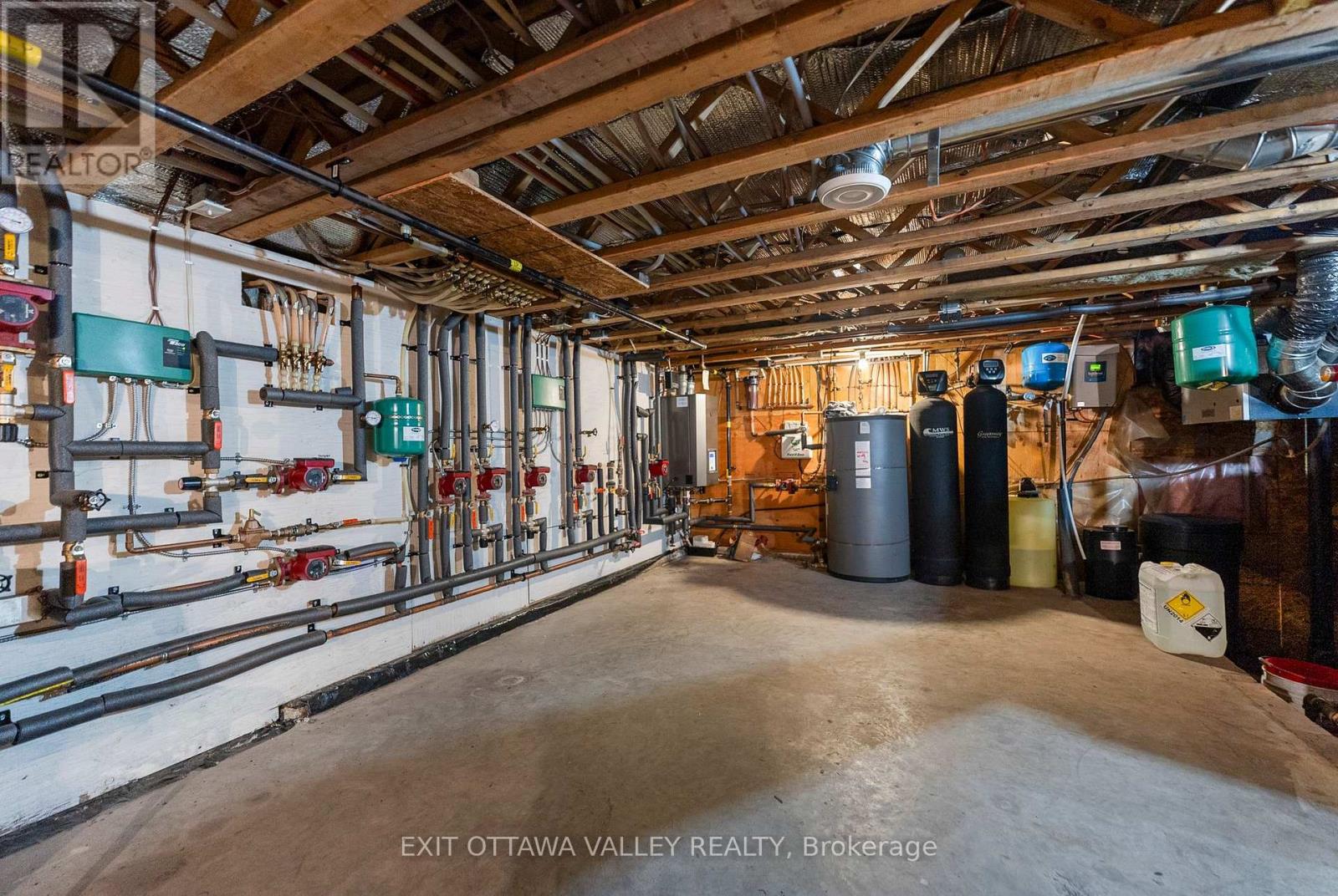 740 WALFORD ROAD — photo 34