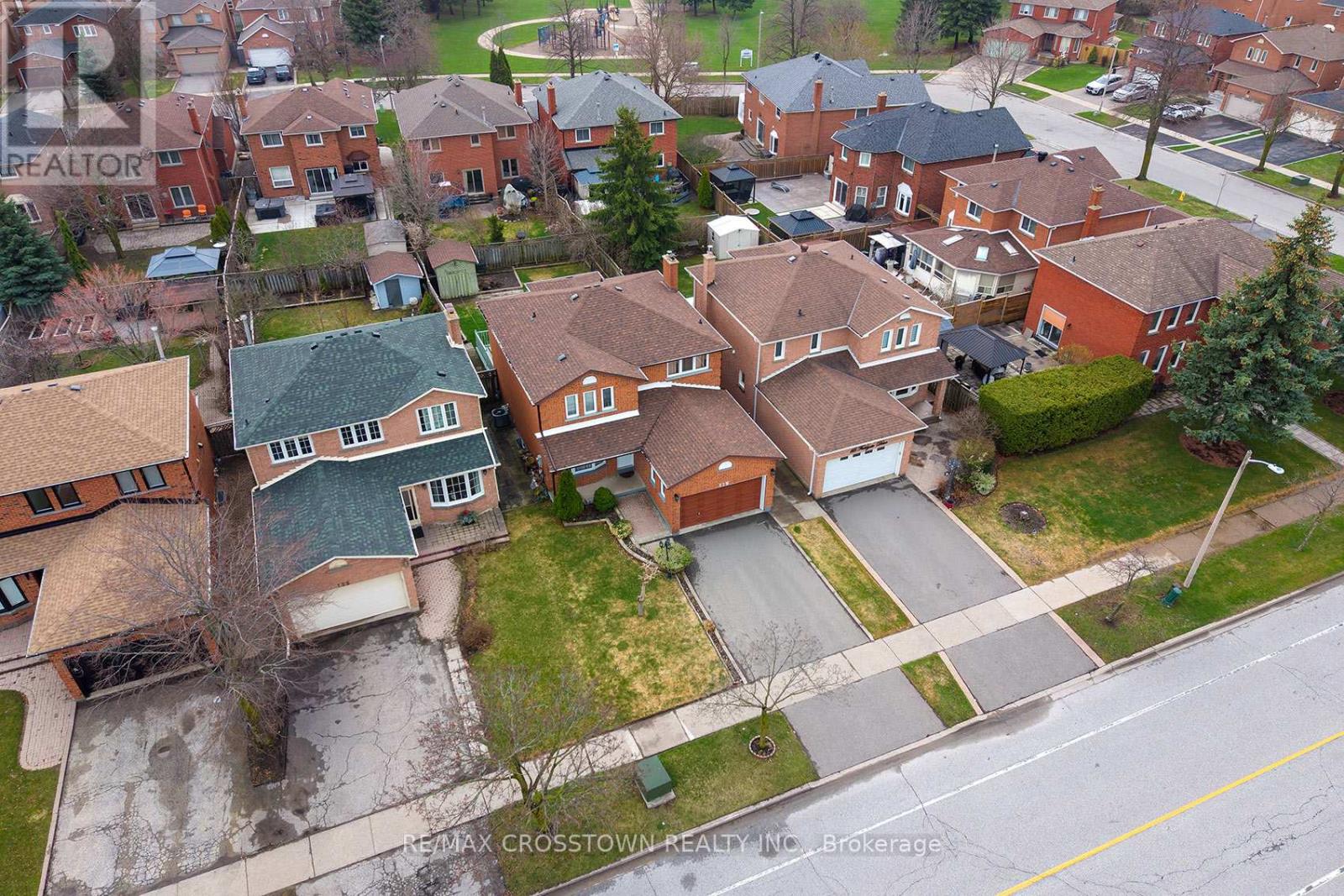 119 FIELDGATE DRIVE - 2