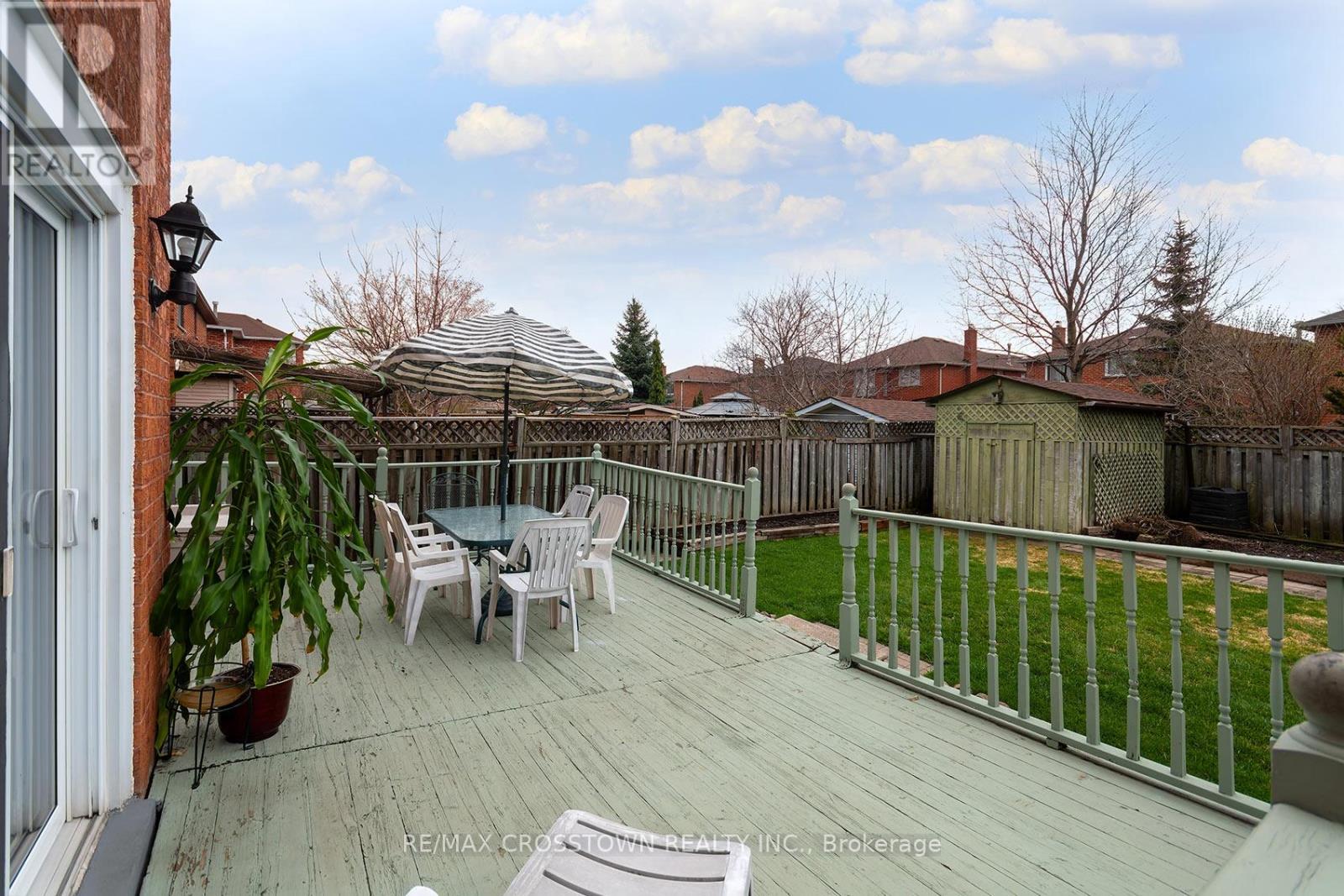 119 FIELDGATE DRIVE - 34