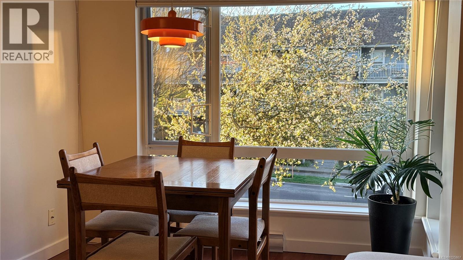 202 116 Queens Rd, Duncan