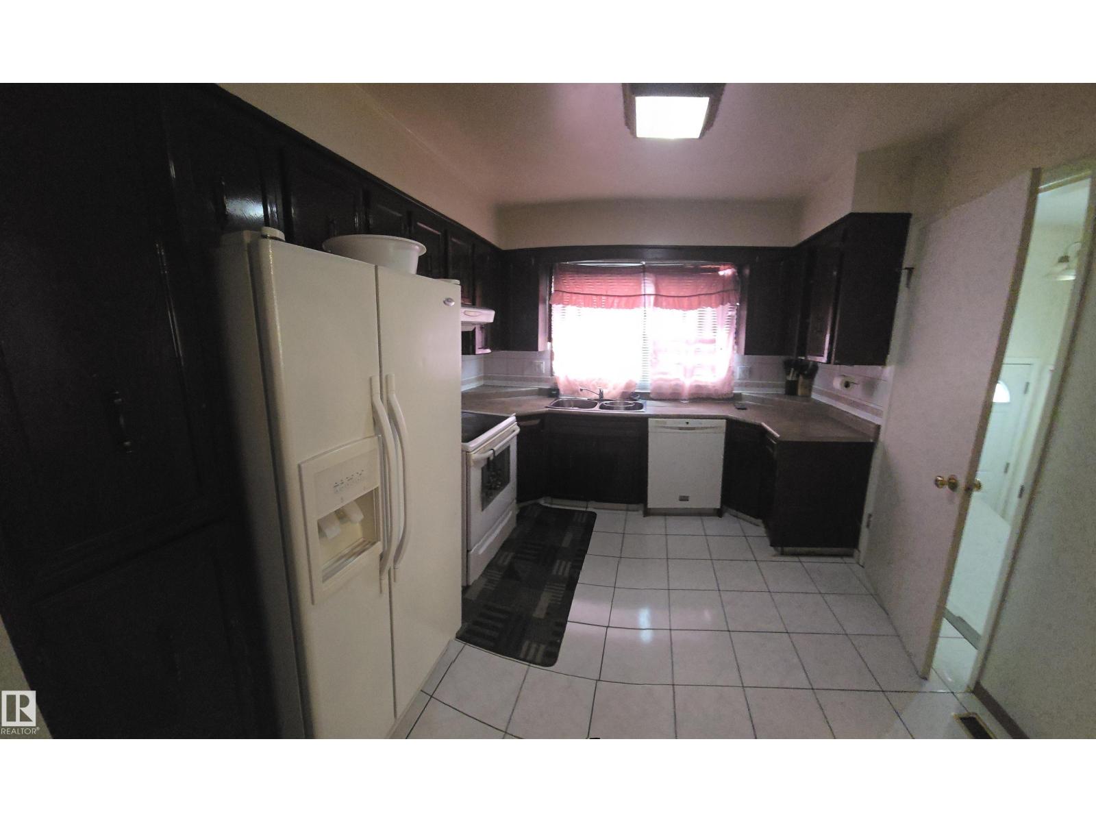 16912 110 ST NW - 11