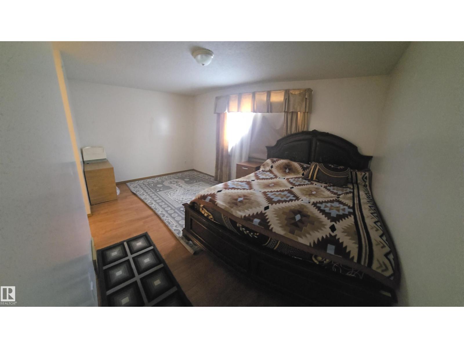 16912 110 ST NW - 15