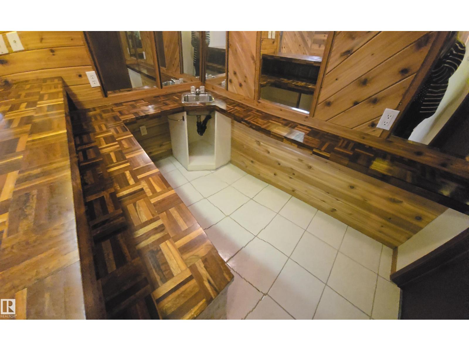 16912 110 ST NW - 26