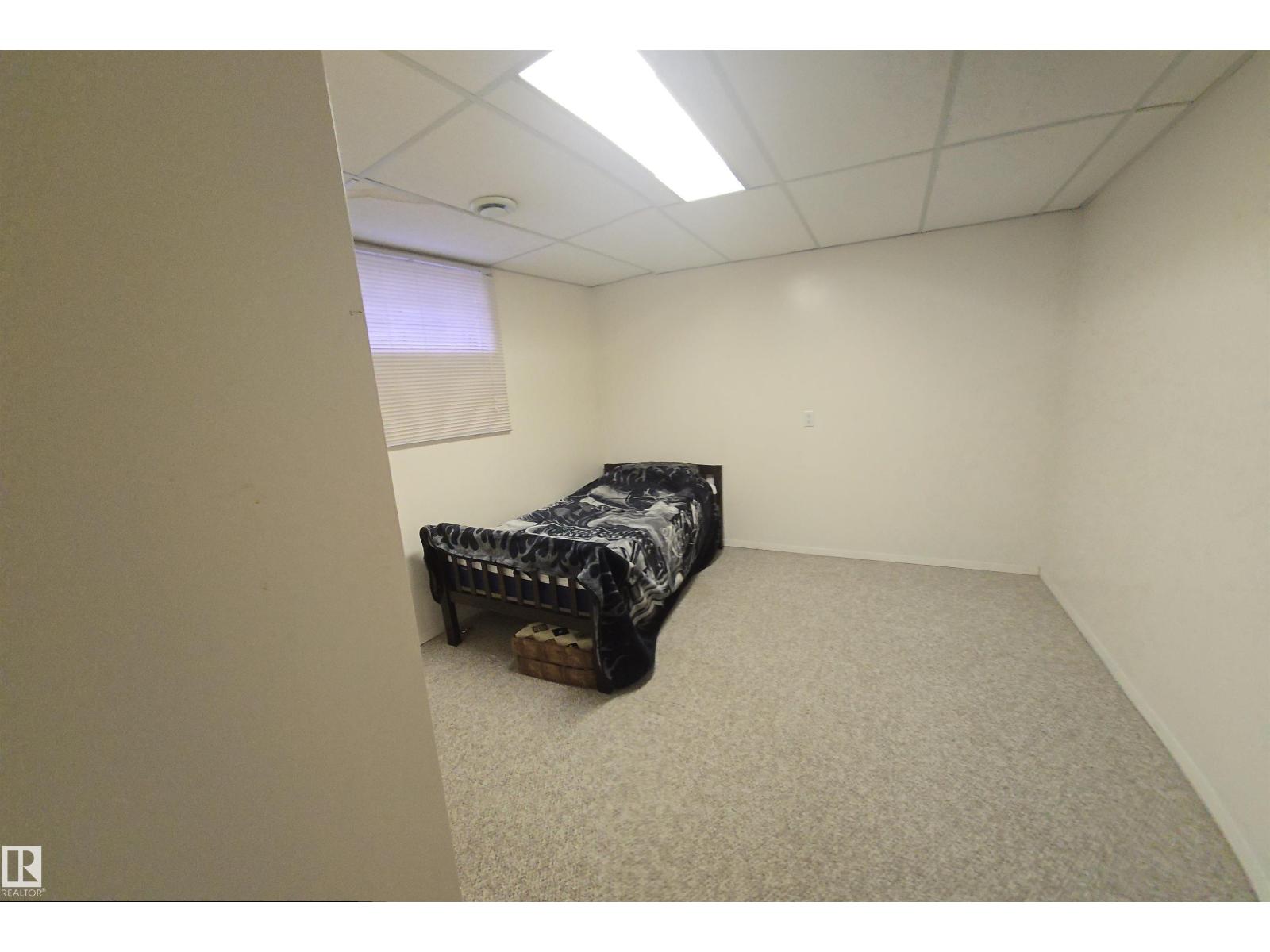 16912 110 ST NW - 34