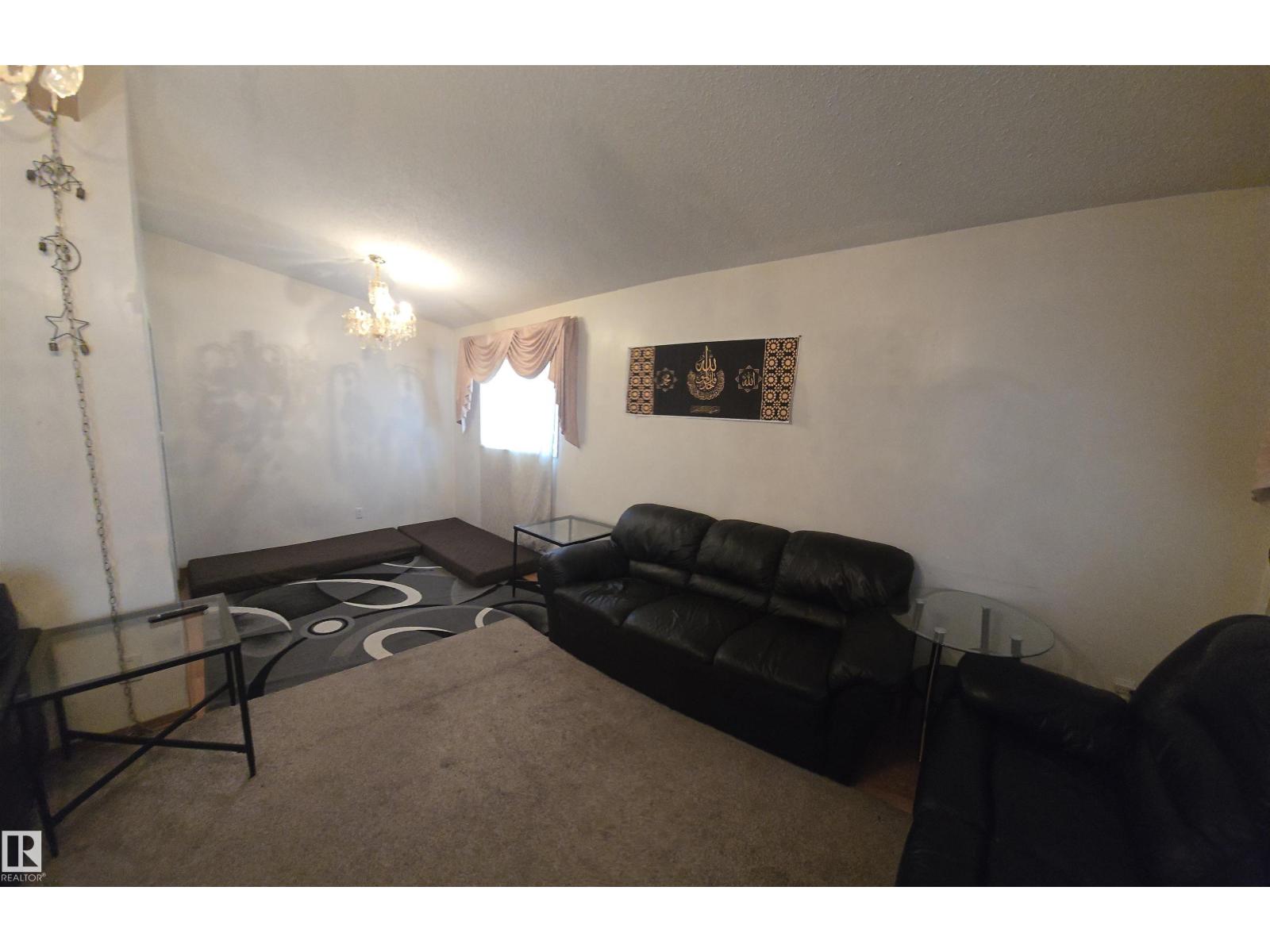 16912 110 ST NW - 9