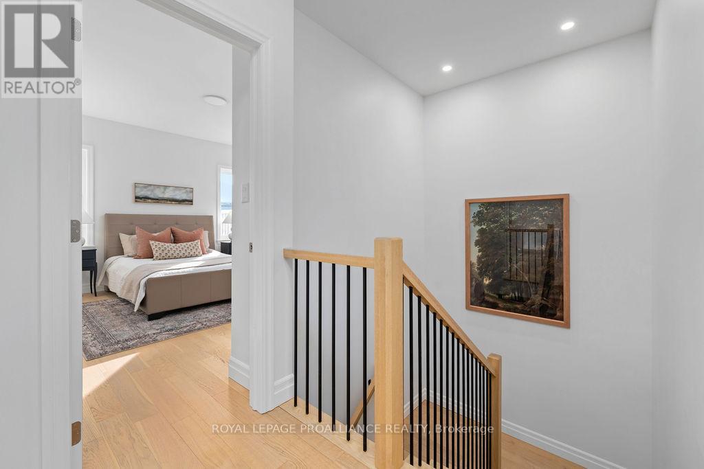 71 SEYMOUR STREET W — photo 25