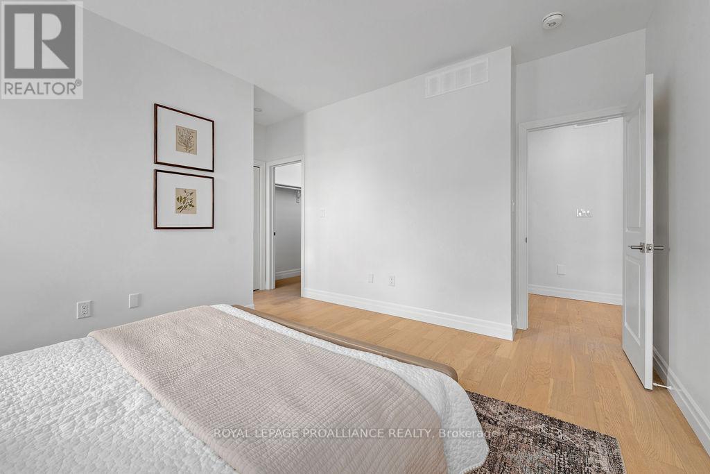 71 SEYMOUR STREET W — photo 28