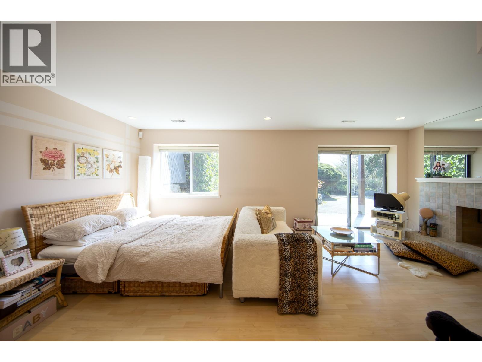 1170 FULTON AVENUE, West Vancouver