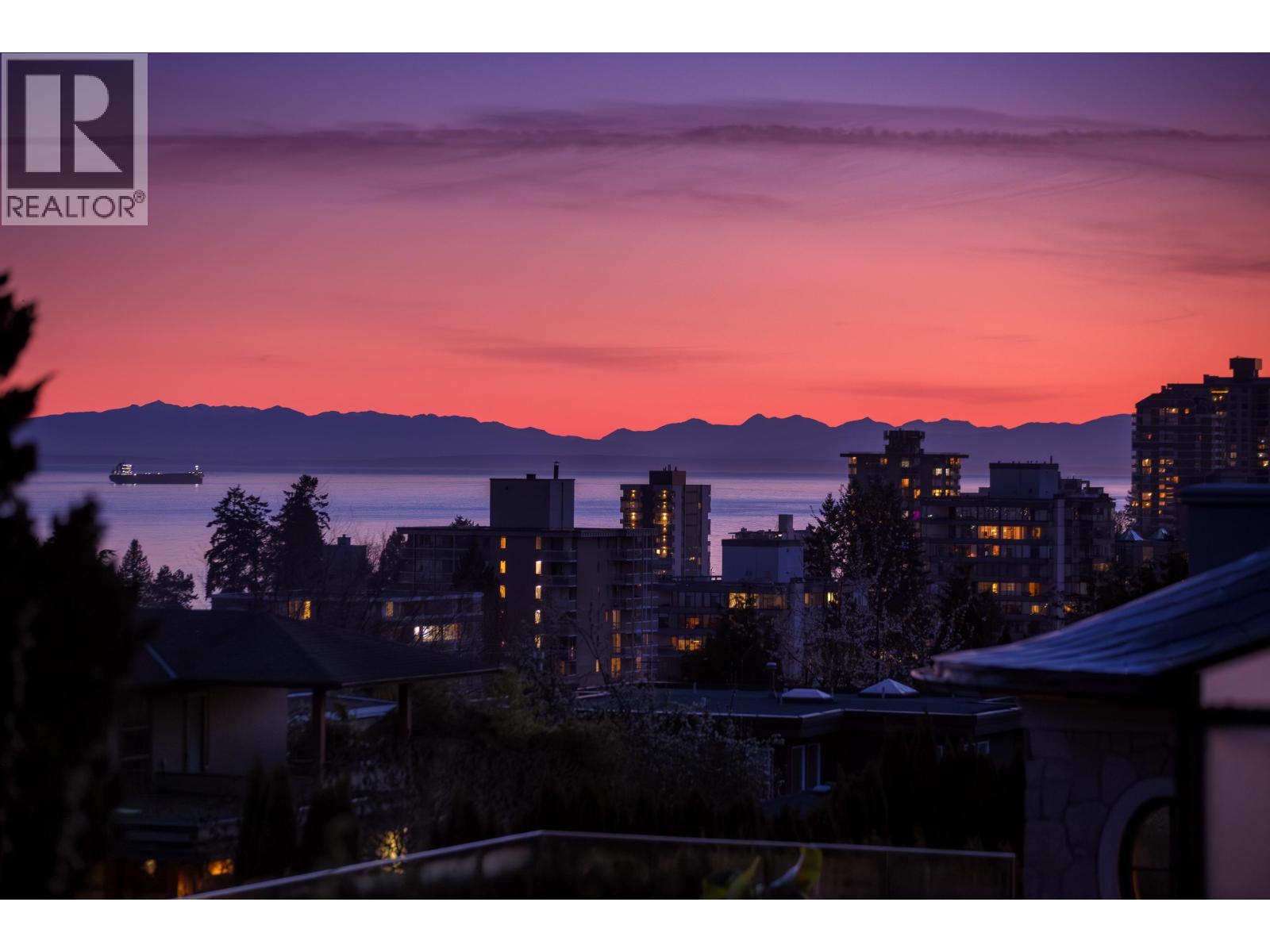 1170 FULTON AVENUE, West Vancouver