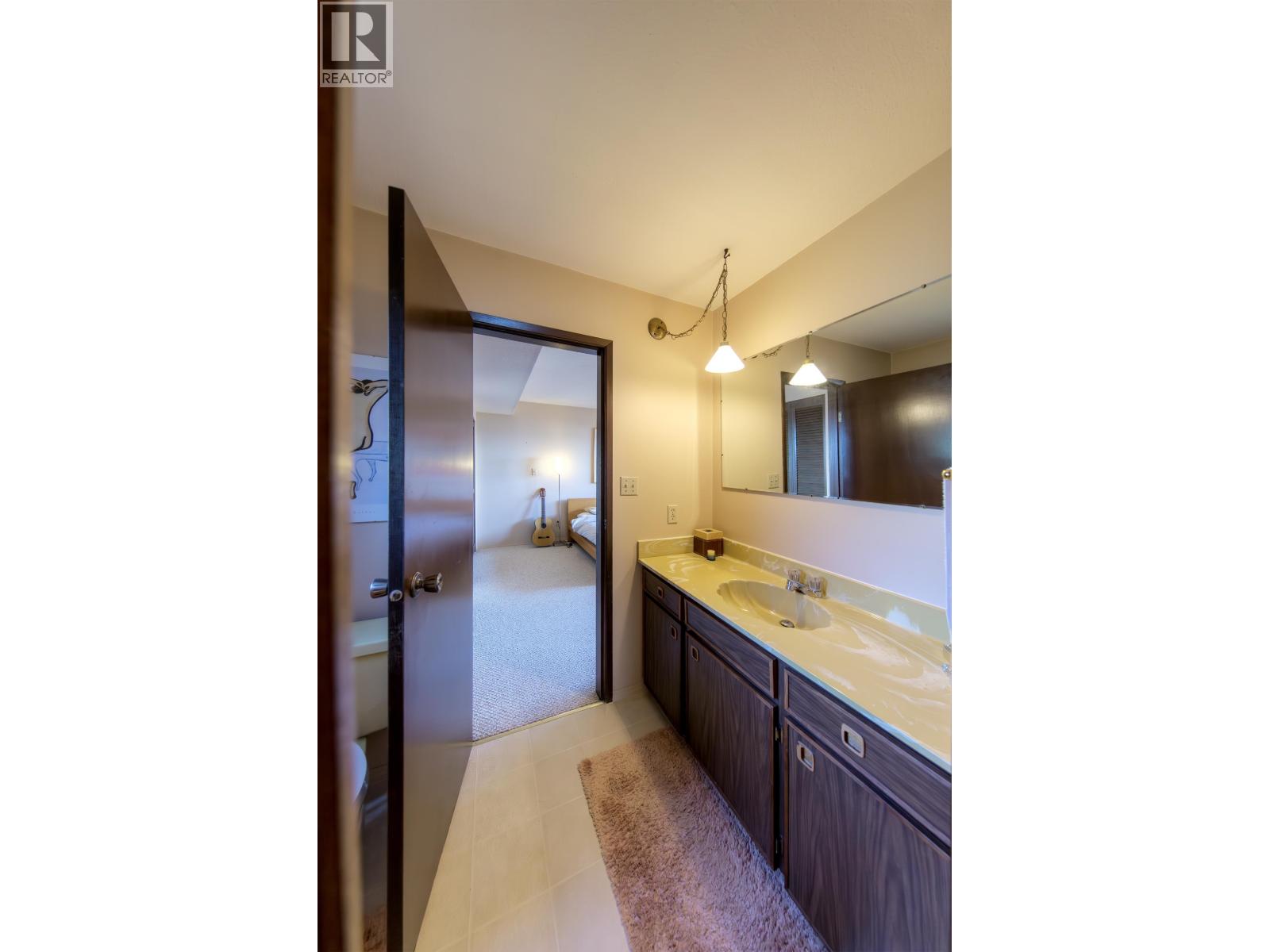 1170 FULTON AVENUE, West Vancouver