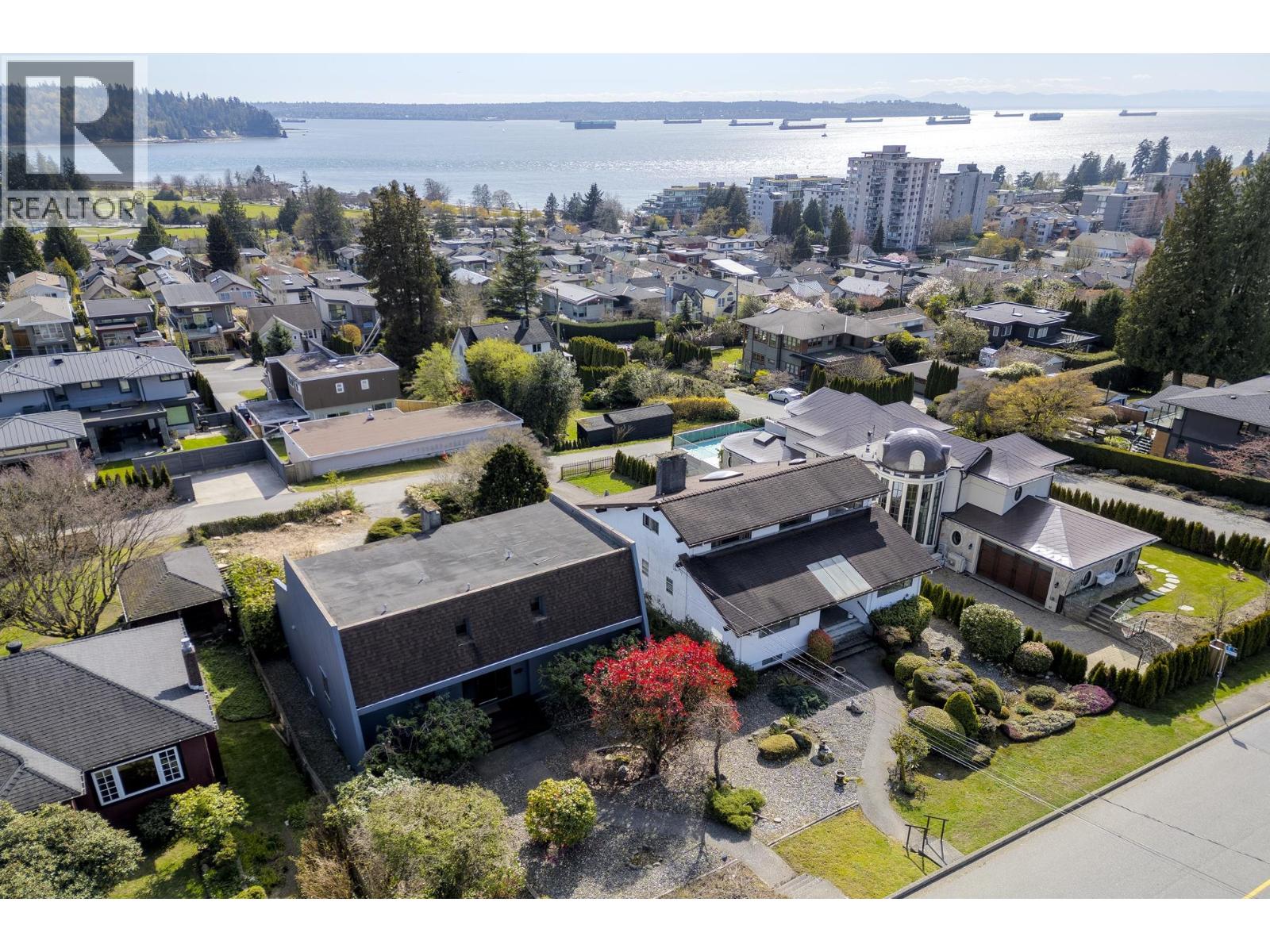 1170 FULTON AVENUE, West Vancouver
