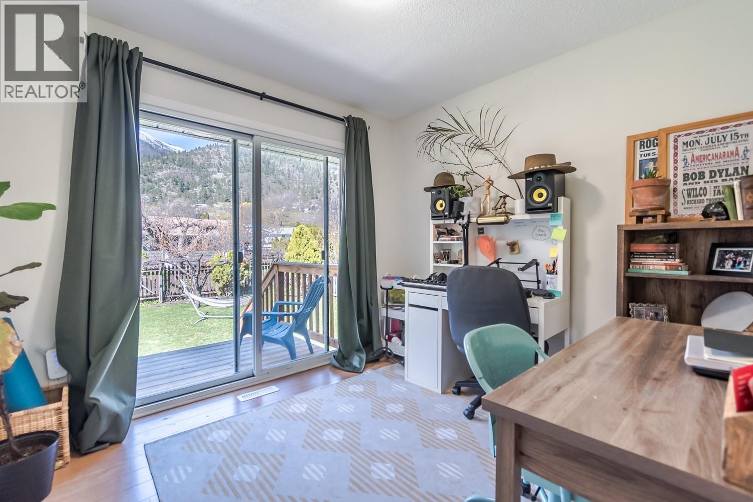 819 ORCHARD DRIVE - 37