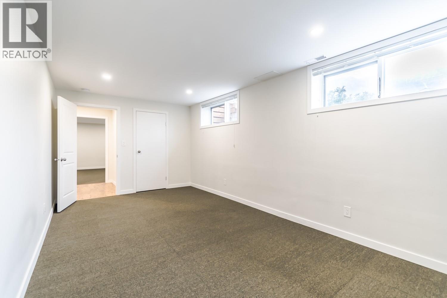 819 ORCHARD DRIVE - 39