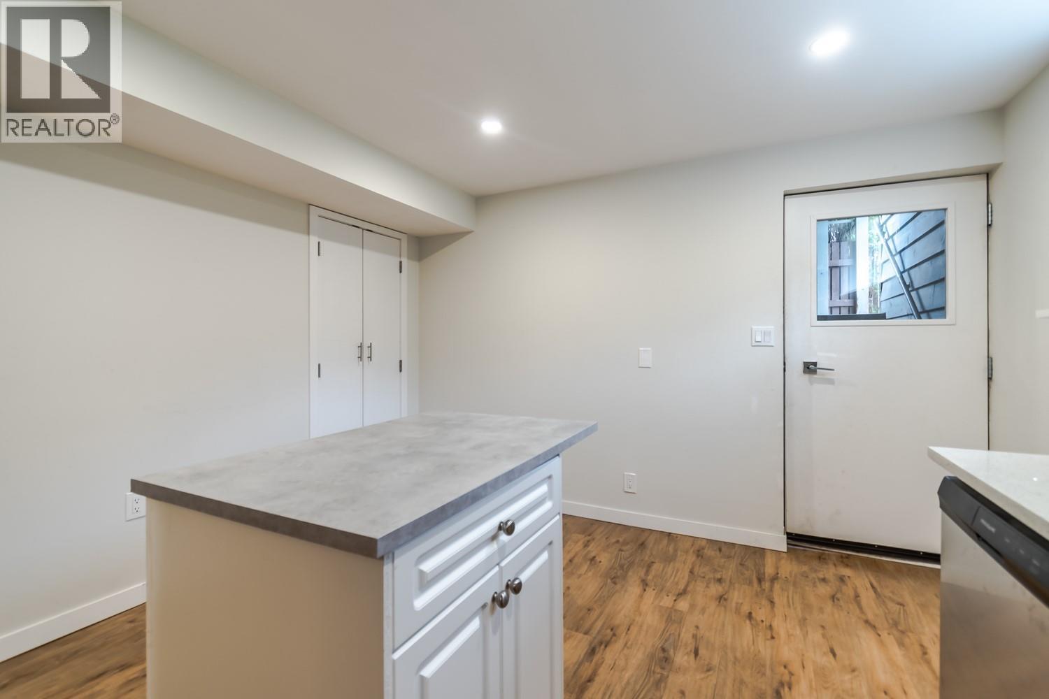 819 ORCHARD DRIVE - 46