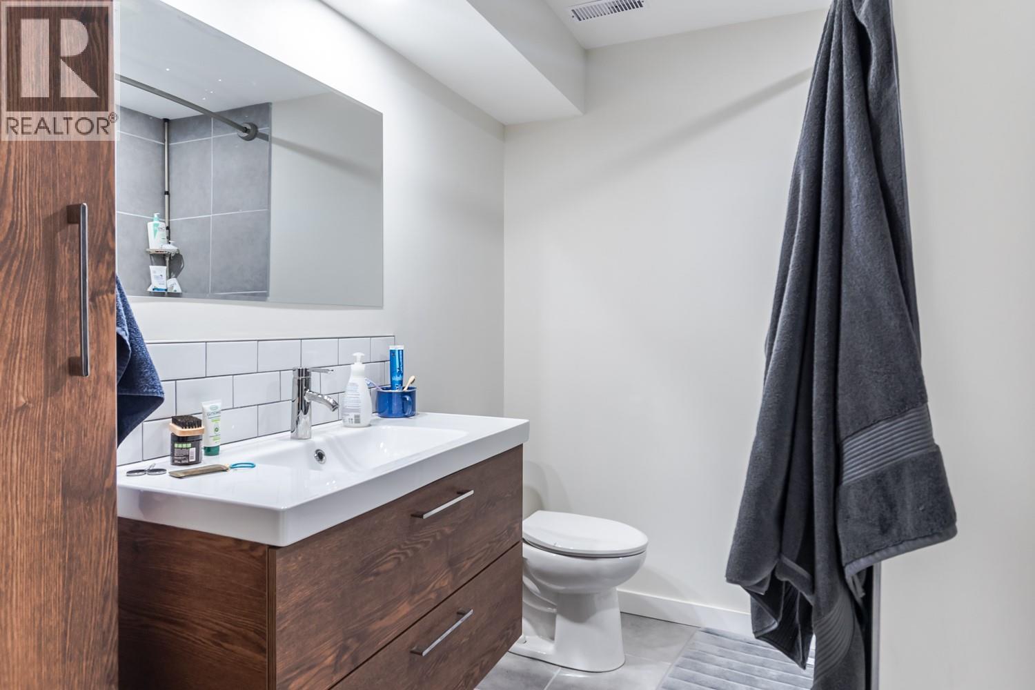 819 ORCHARD DRIVE - 7