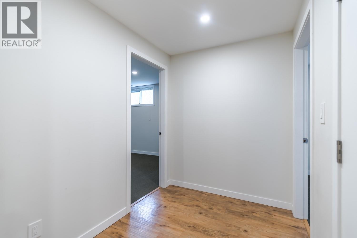 819 ORCHARD DRIVE - 40