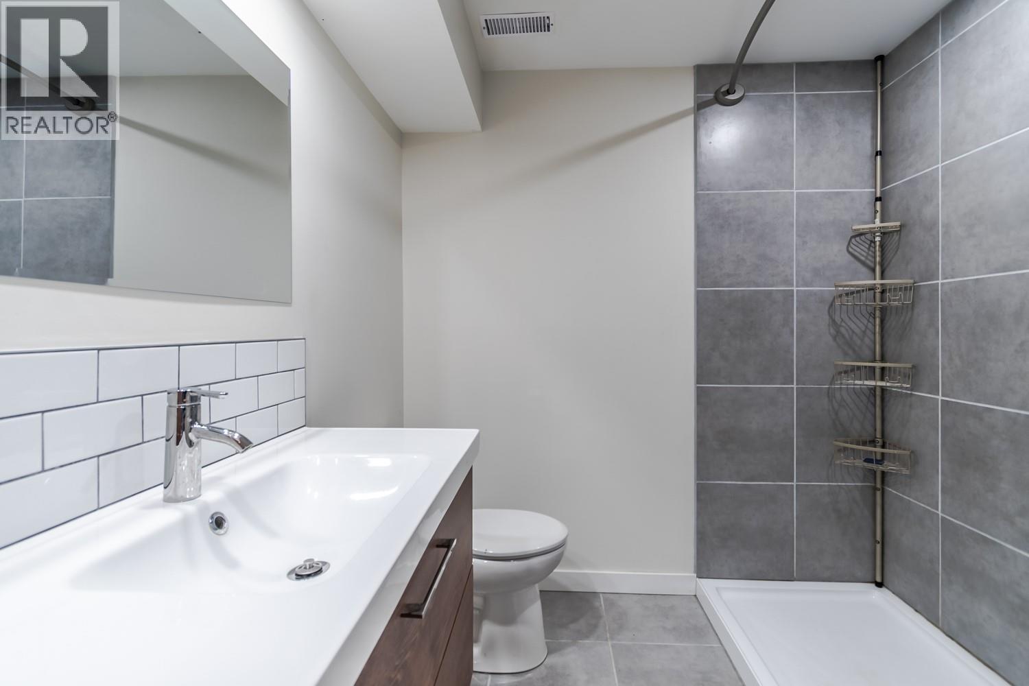 819 ORCHARD DRIVE - 44