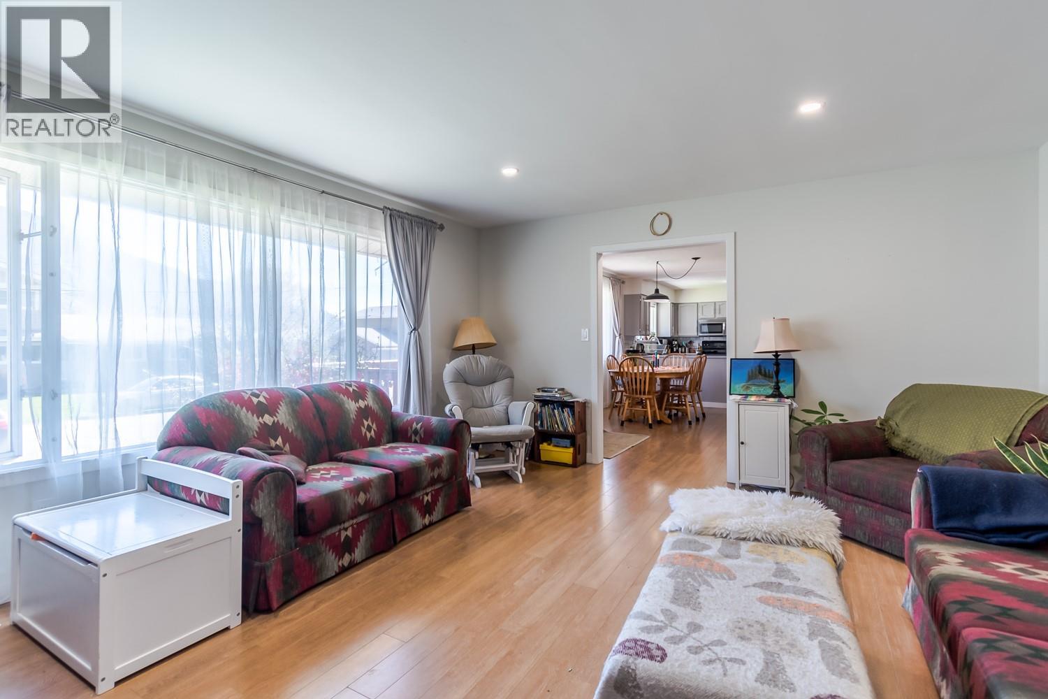 819 ORCHARD DRIVE - 28