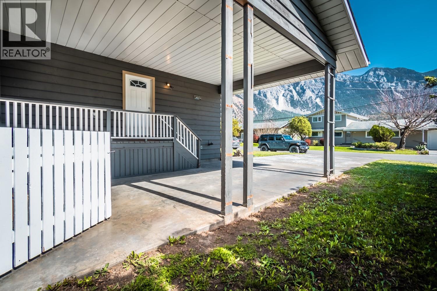 819 ORCHARD DRIVE - 8