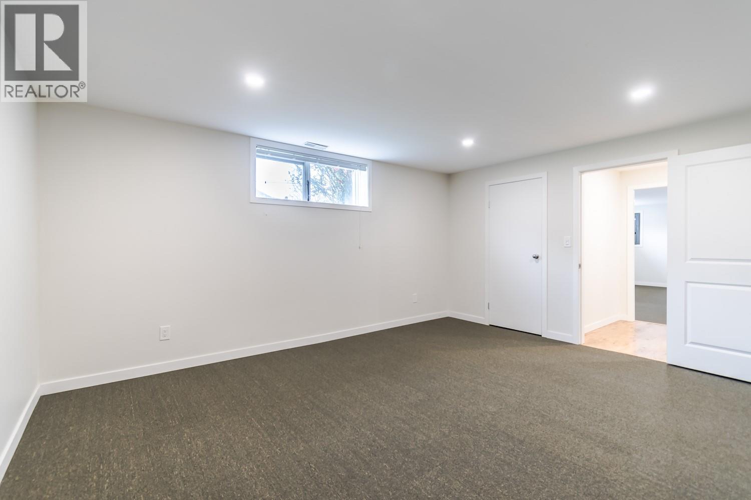 819 ORCHARD DRIVE - 51