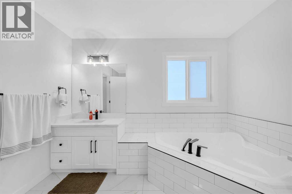 11 Heritage Circle, Cochrane