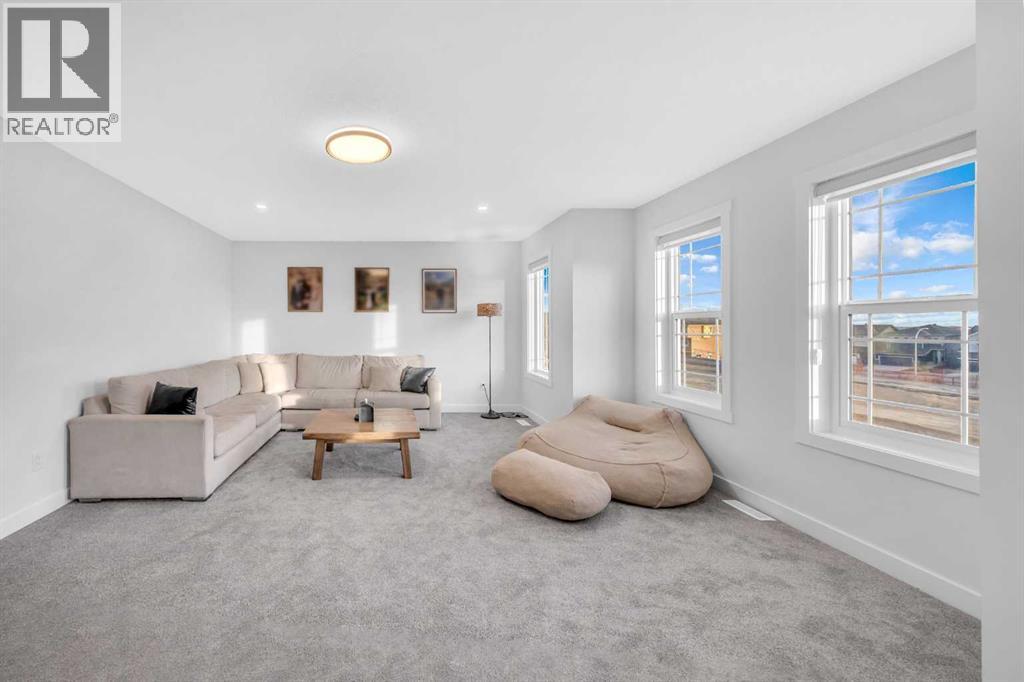 11 Heritage Circle, Cochrane