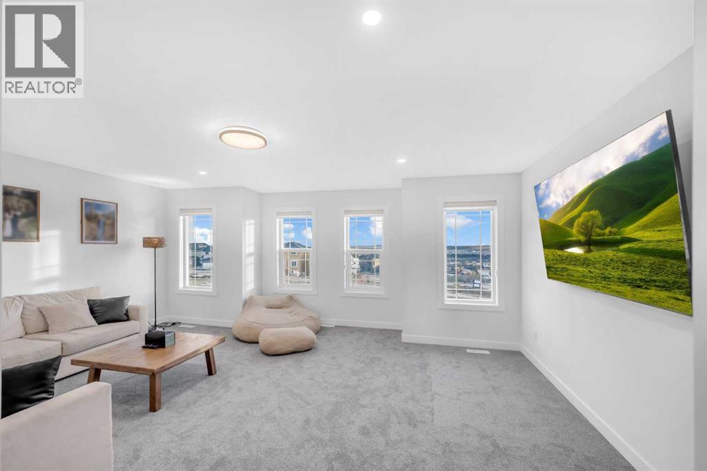 11 Heritage Circle, Cochrane