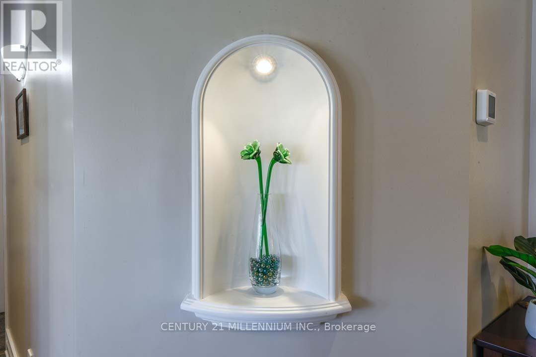 8 CASTLEWOOD COURT — photo 11