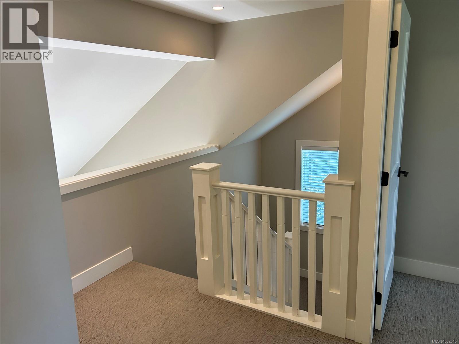 6568 FELDERHOF RD - 27