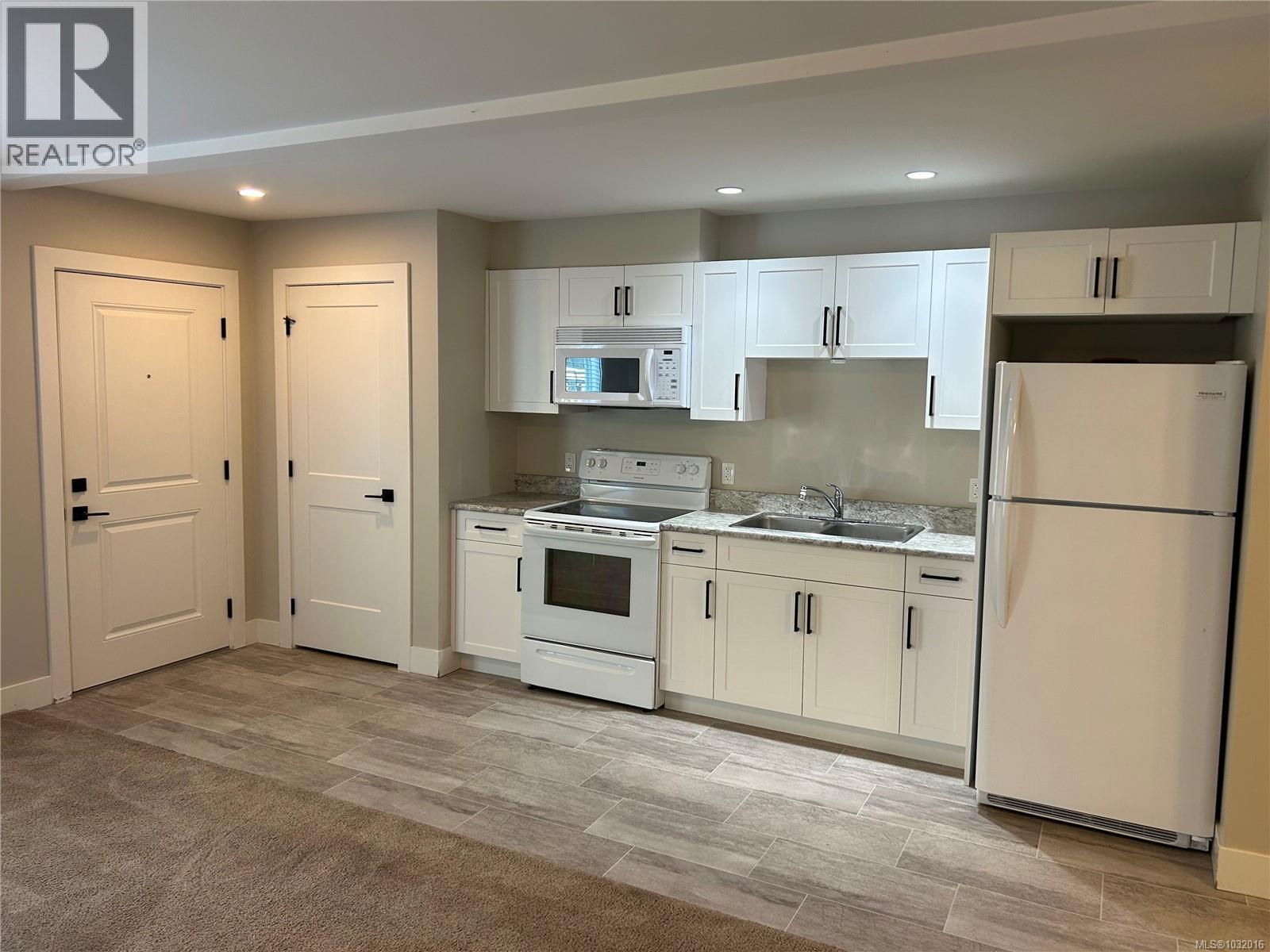 6568 FELDERHOF RD - 30